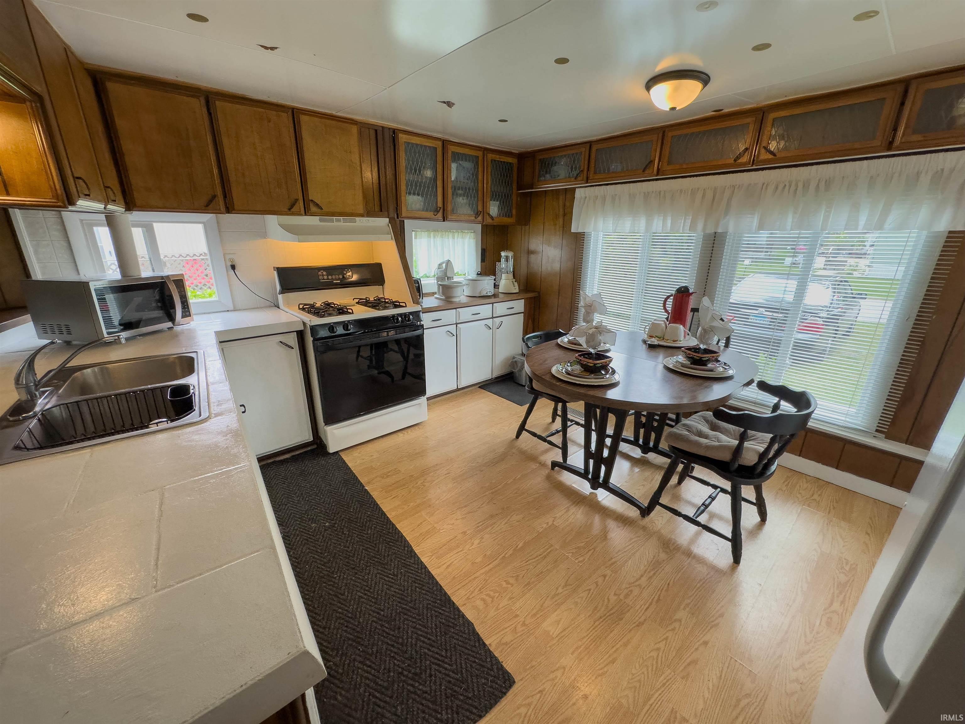 Reynolds, Indiana 47980, United States, 2 Bedrooms Bedrooms, ,1 BathroomBathrooms,Residential,Pending,144502