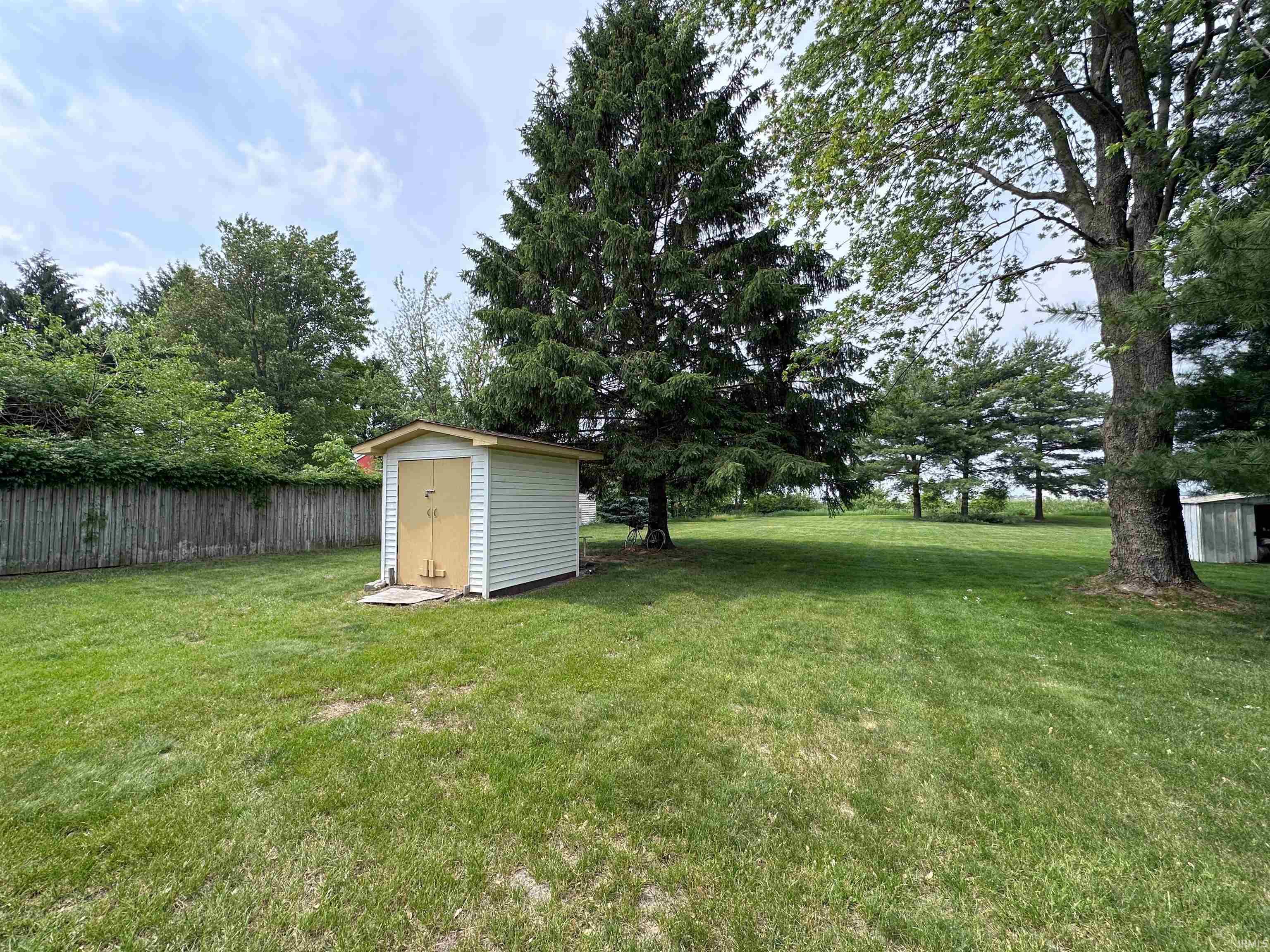 Reynolds, Indiana 47980, United States, 2 Bedrooms Bedrooms, ,1 BathroomBathrooms,Residential,Pending,144502