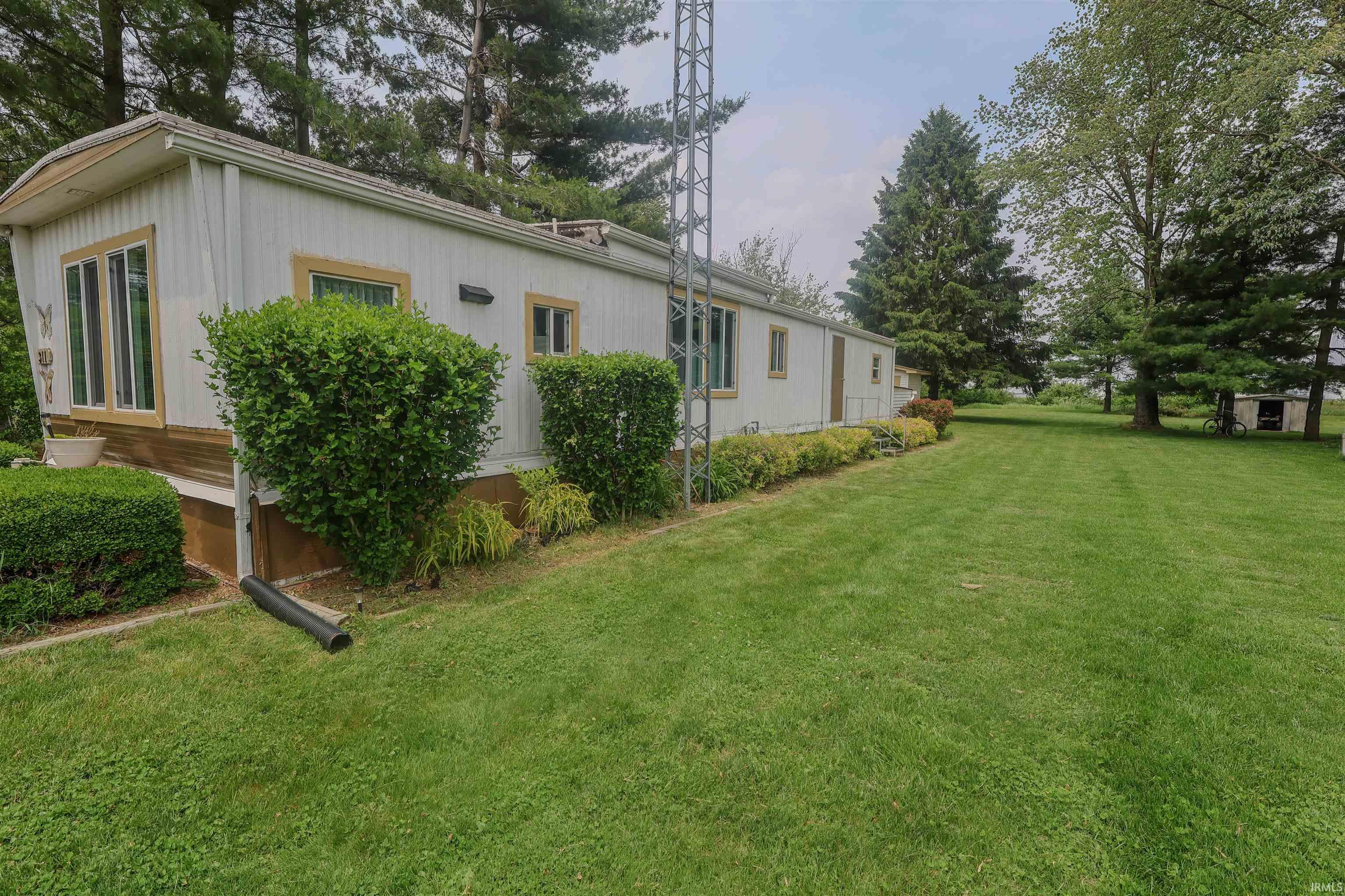 Reynolds, Indiana 47980, United States, 2 Bedrooms Bedrooms, ,1 BathroomBathrooms,Residential,Pending,144502