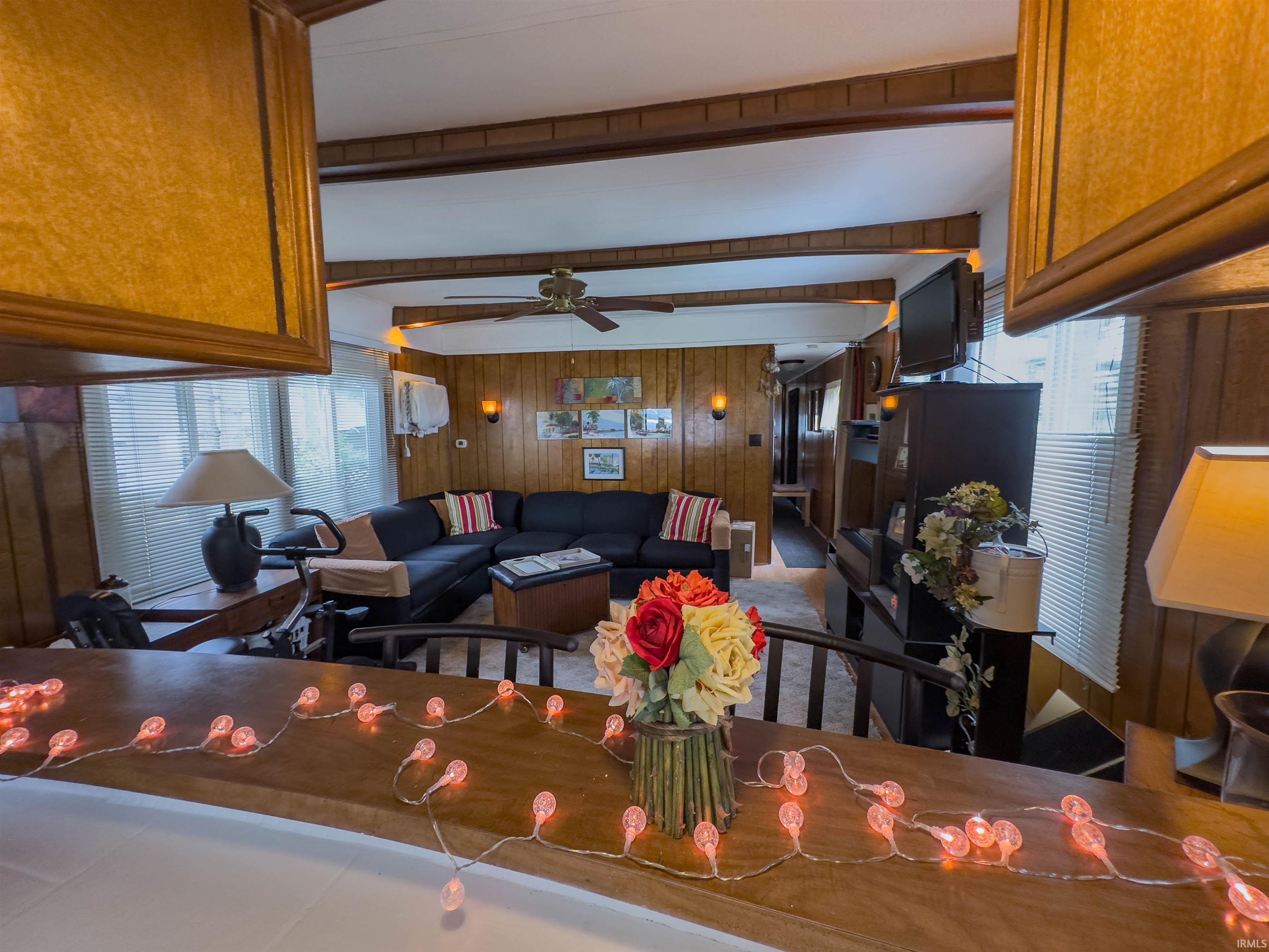 Reynolds, Indiana 47980, United States, 2 Bedrooms Bedrooms, ,1 BathroomBathrooms,Residential,Pending,144502