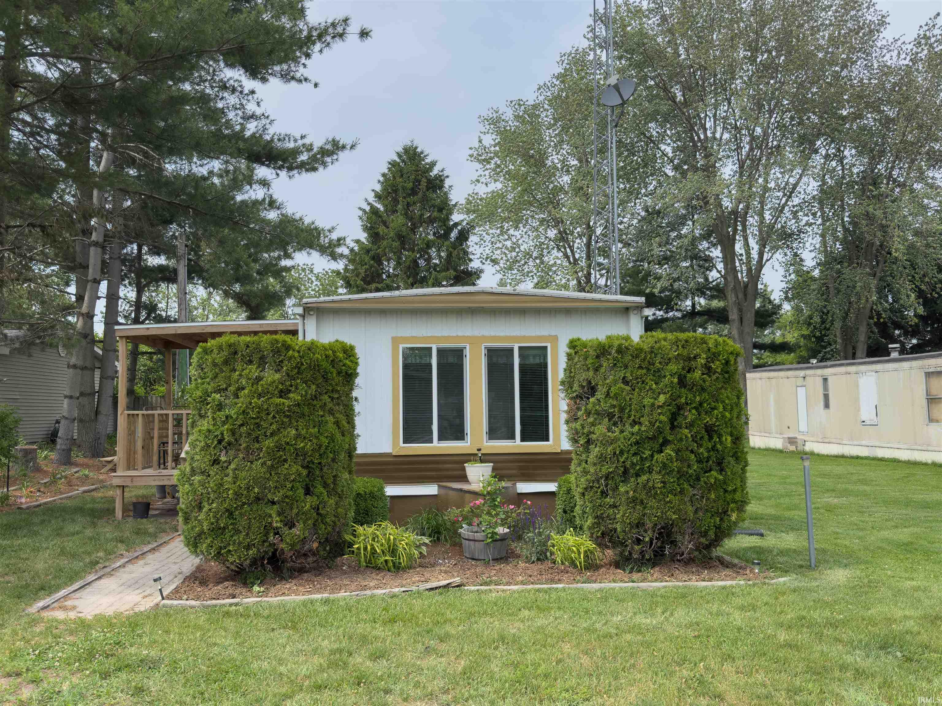 Reynolds, Indiana 47980, United States, 2 Bedrooms Bedrooms, ,1 BathroomBathrooms,Residential,Pending,144502