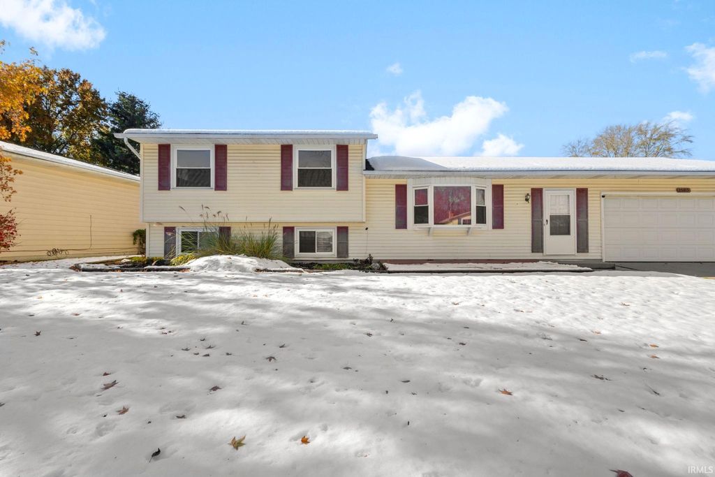 Photo of 1503 Blanchard Drive, Mishawaka, IN 46544 (MLS # 202546681)