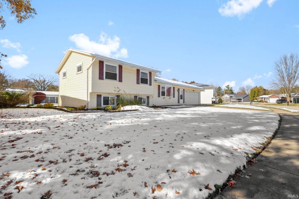 Photo of 1503 Blanchard Drive, Mishawaka, IN 46544 (MLS # 202546681)