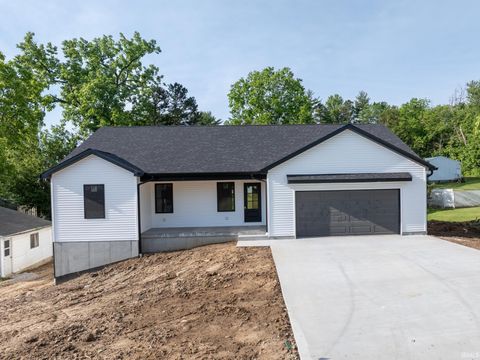 Photo of 1724 28th Street, Bedford, IN 47421 (MLS # 202548341)