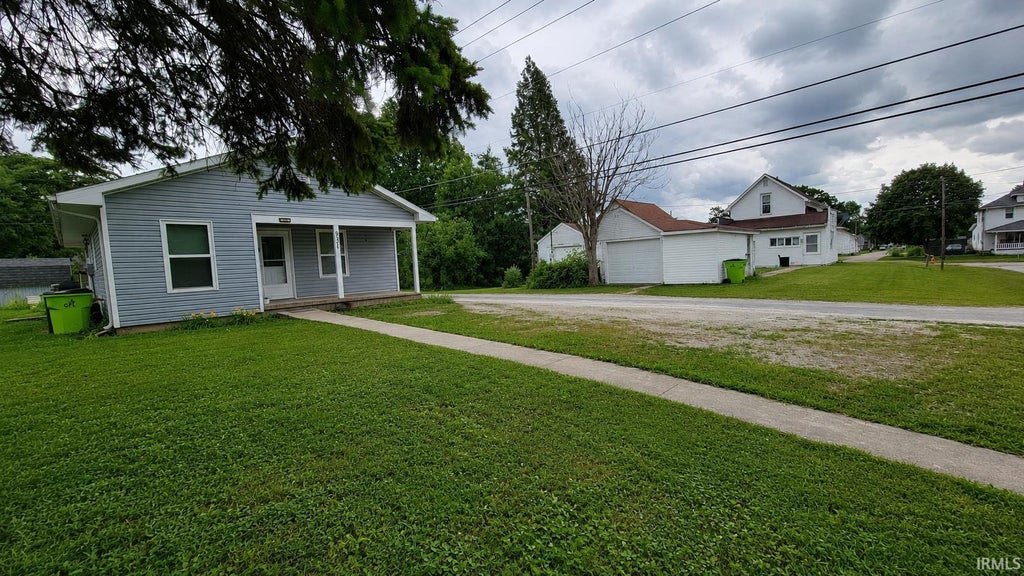 Photo of 931 Iowa Street, Huntington, IN 46750 (MLS # 202623689)