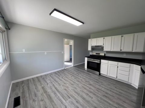 Tiny photo for 806 Maumee Drive, Kokomo, IN 46902 (MLS # 202538524)