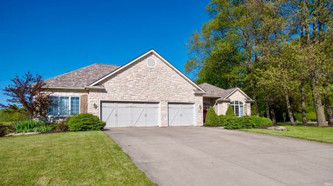 Tiny photo for 909 Eagle Trace, Kendallville, IN 46755 (MLS # 202618750)