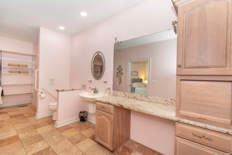 Tiny photo for 909 Eagle Trace, Kendallville, IN 46755 (MLS # 202618750)
