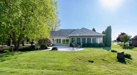 Tiny photo for 909 Eagle Trace, Kendallville, IN 46755 (MLS # 202618750)
