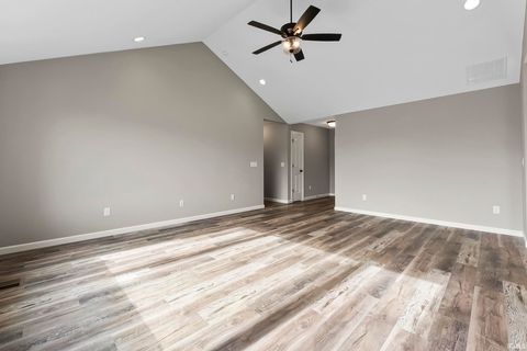 Tiny photo for 334 Cottonwood Court, Markle, IN 46770 (MLS # 202618441)