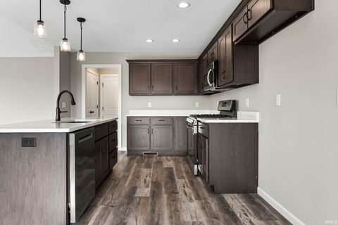 Tiny photo for 334 Cottonwood Court, Markle, IN 46770 (MLS # 202618441)