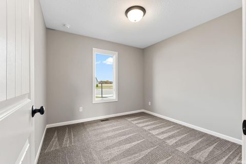Tiny photo for 334 Cottonwood Court, Markle, IN 46770 (MLS # 202618441)
