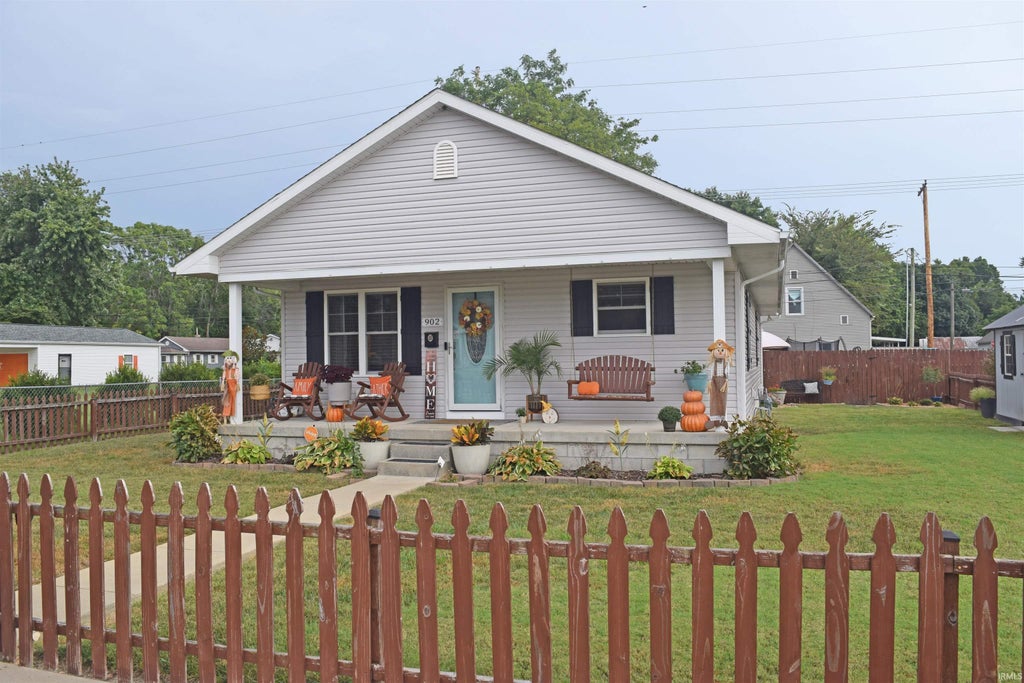 Photo of 902 E Second Street, Mount Vernon, IN 47620 (MLS # 202637400)
