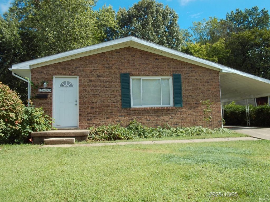 Photo of 2600 Hawthorne Avenue, Evansville, IN 47714 (MLS # 202613120)