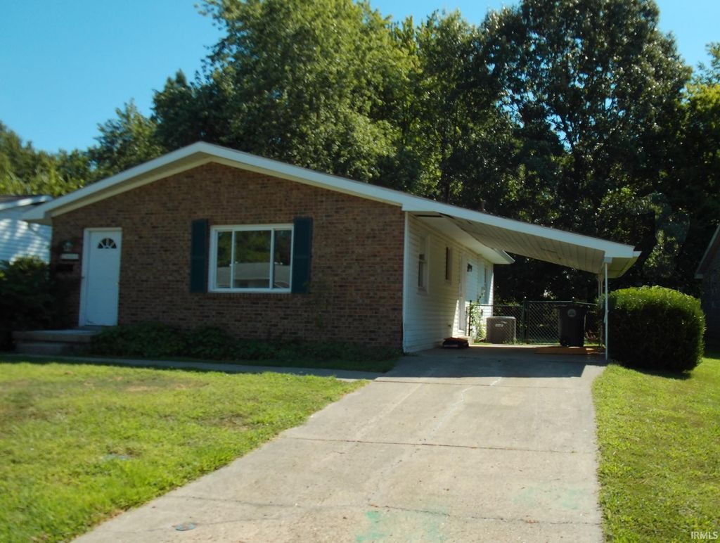 Photo of 2600 Hawthorne Avenue, Evansville, IN 47714 (MLS # 202613120)