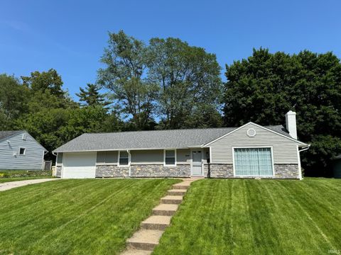 Photo of 2828 Southridge Drive, South Bend, IN 46614 (MLS # 202607846)