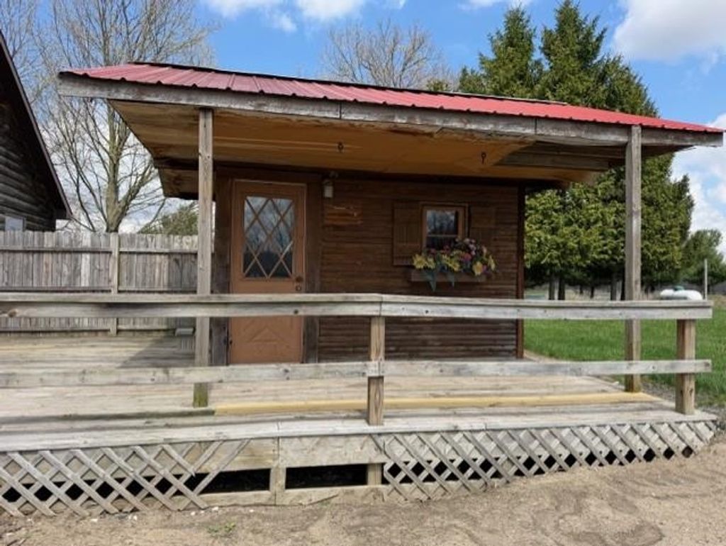 Photo of 7695 E 300 N, Fremont, IN 46737 (MLS # 202612832)