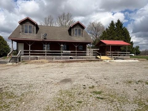 Photo of 7695 E 300 N, Fremont, IN 46737 (MLS # 202612832)