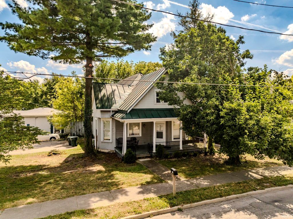 Photo of 601 W Riverside Avenue, Muncie, IN 47303 (MLS # 202538227)