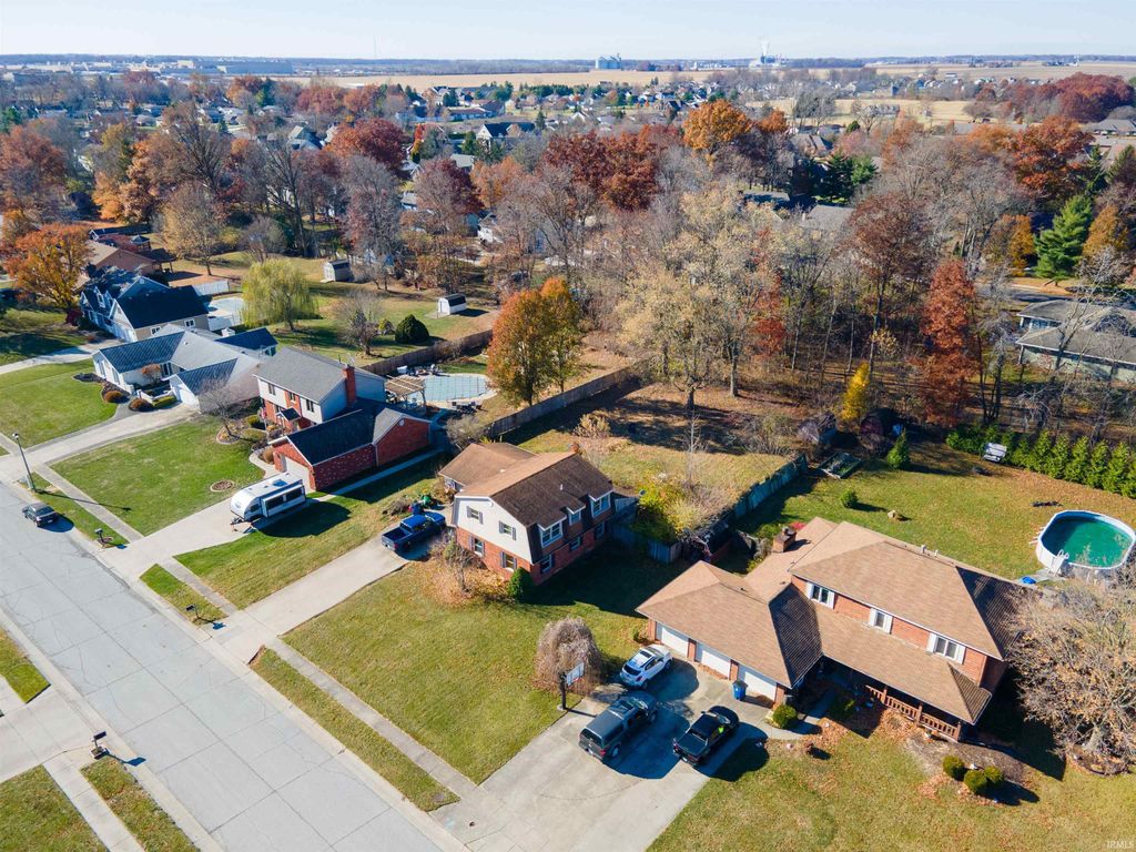 Photo of 1511 N Marlin Drive, Marion, IN 46952 (MLS # 202546445)