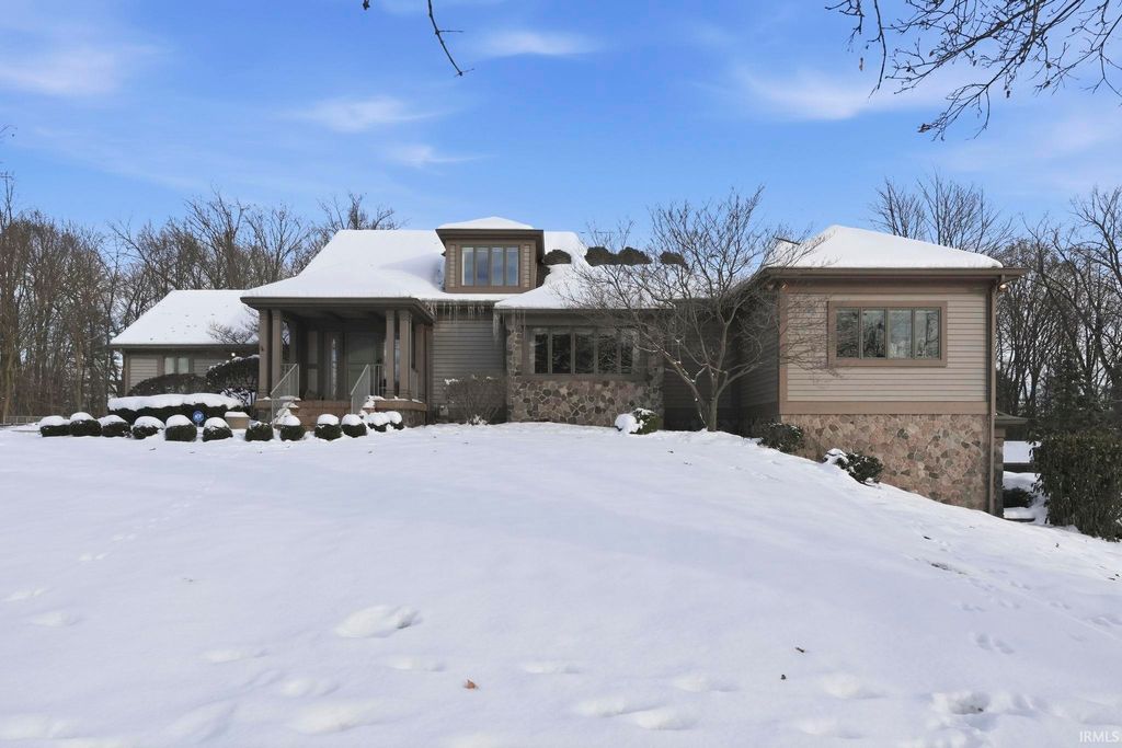 Photo of 1501 Fisher Avenue, Warsaw, IN 46580 (MLS # 202548626)