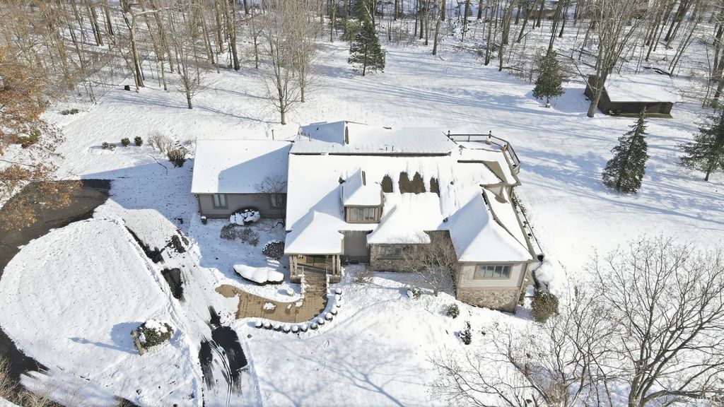 Photo of 1501 Fisher Avenue, Warsaw, IN 46580 (MLS # 202548626)