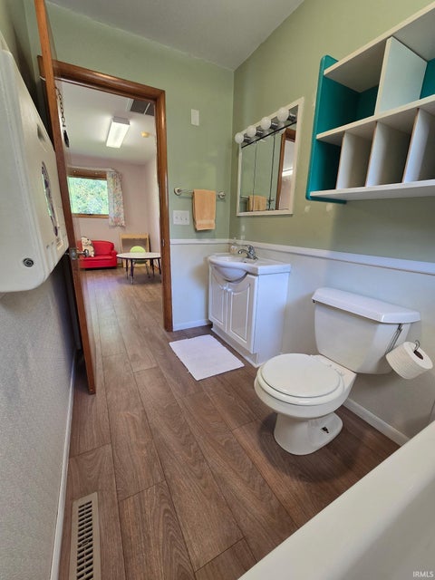 Tiny photo for 1350 E Rhorer Road, Bloomington, IN 47401 (MLS # 202636608)