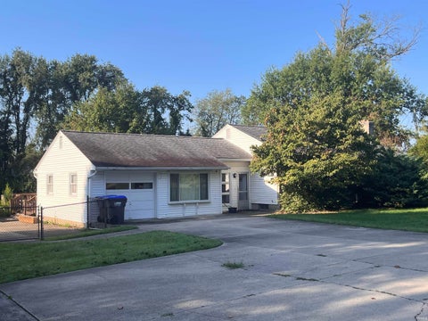 Tiny photo for 1350 E Rhorer Road, Bloomington, IN 47401 (MLS # 202636608)