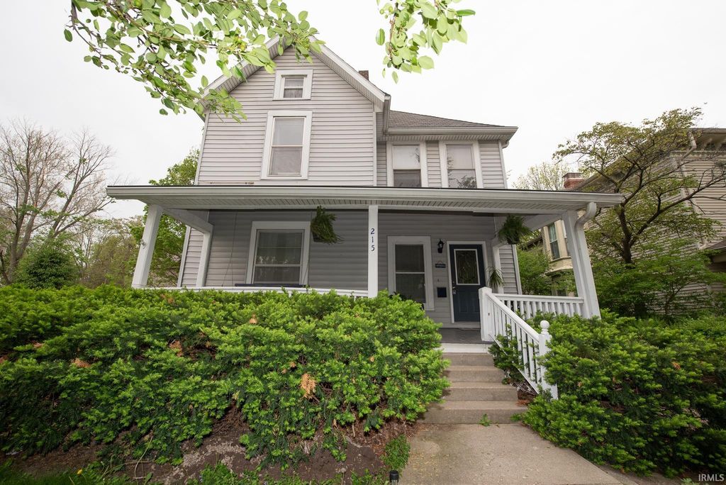 Photo of 215 S Grant Avenue, Crawfordsville, IN 47933 (MLS # 202615203)