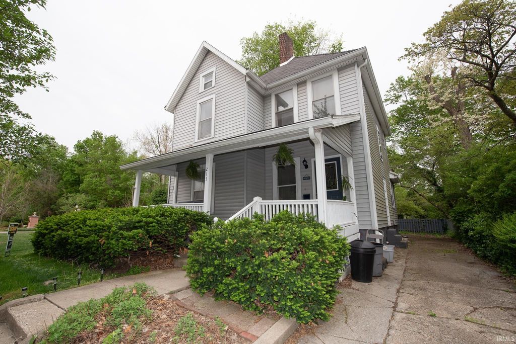 Photo of 215 S Grant Avenue, Crawfordsville, IN 47933 (MLS # 202615203)