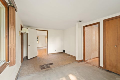 Tiny photo for 139 EMS T32 Lane, Leesburg, IN 46538 (MLS # 202631439)