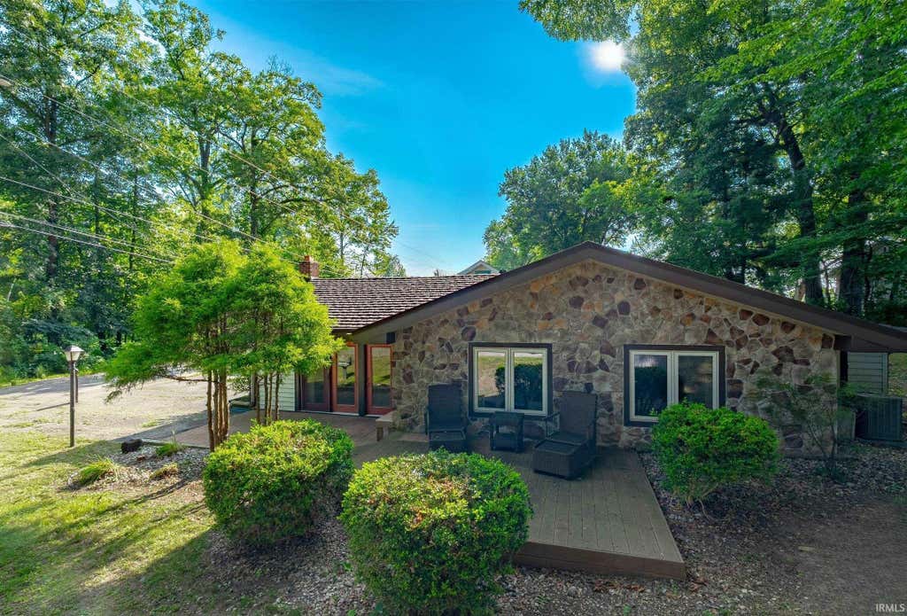 Photo of 139 EMS T32 Lane, Leesburg, IN 46538 (MLS # 202631439)
