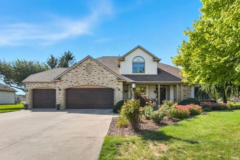 Photo of 303 Hunters Ridge, Auburn, IN 46706 (MLS # 202544302)