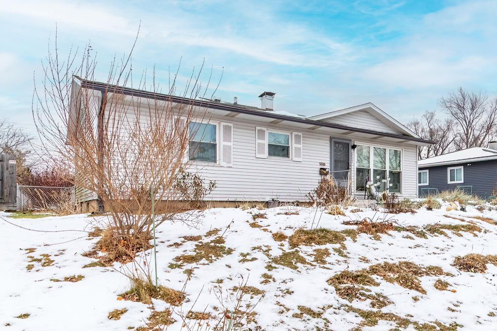 Photo of 5326 Northcrest Drive, Fort Wayne, IN 46825 (MLS # 202548775)