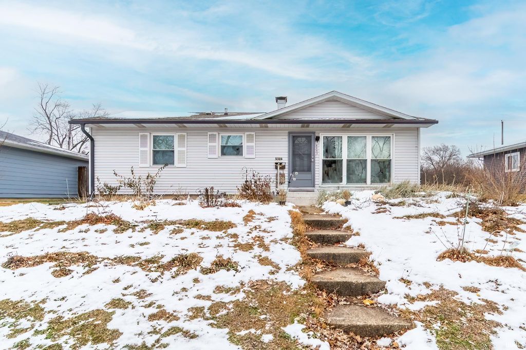 Photo of 5326 Northcrest Drive, Fort Wayne, IN 46825 (MLS # 202548775)