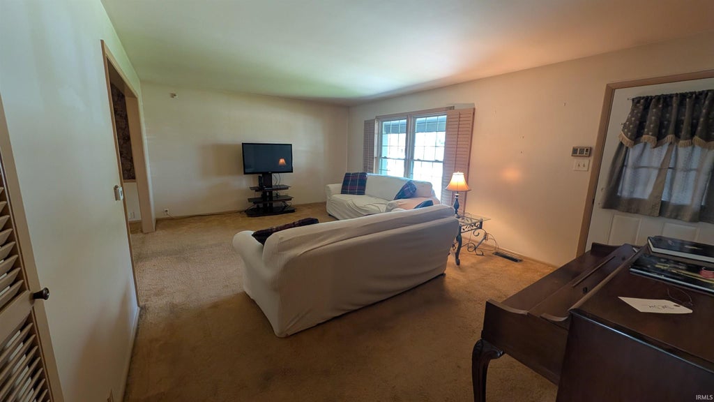 Photo of 317 Southfair Court, Fort Wayne, IN 46807 (MLS # 202627449)
