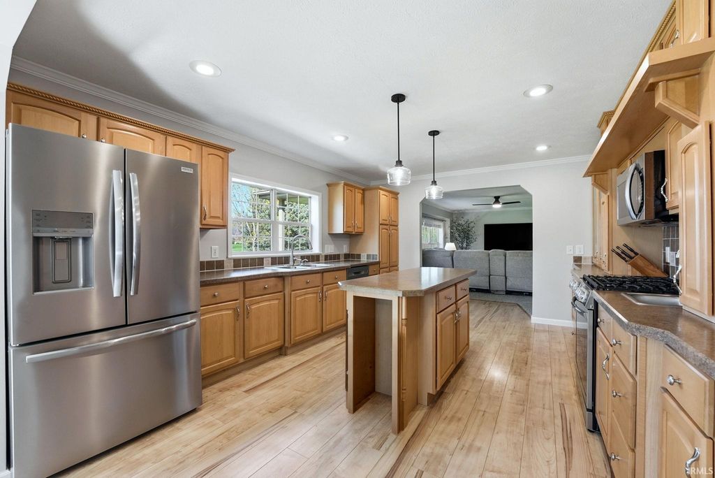 Photo of 11150 N Polyanna Pike, Cromwell, IN 46732 (MLS # 202613757)