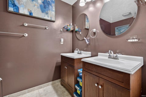 Tiny photo for 2803 E Locust Court, Kokomo, IN 46902 (MLS # 202624795)