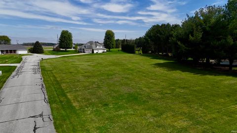 Tiny photo for 849 E Oak View Estates, Winamac, IN 46996 (MLS # 202616621)