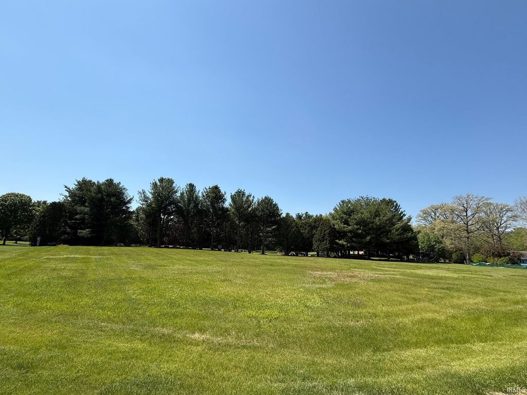 Photo of 849 E Oak View Estates, Winamac, IN 46996 (MLS # 202616621)