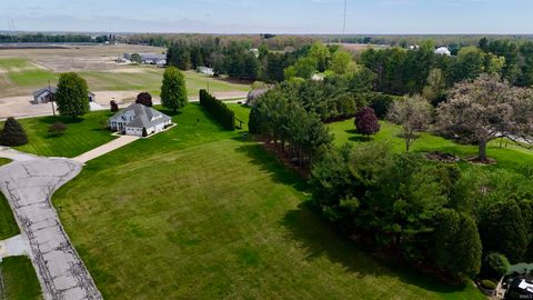 Tiny photo for 849 E Oak View Estates, Winamac, IN 46996 (MLS # 202616621)