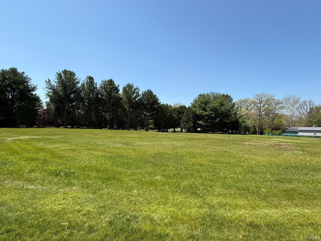 Photo of 849 E Oak View Estates, Winamac, IN 46996 (MLS # 202616621)