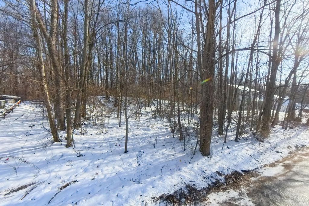 Photo of 2608 S Carlisle Street, South Bend, IN 46614 (MLS # 202549351)