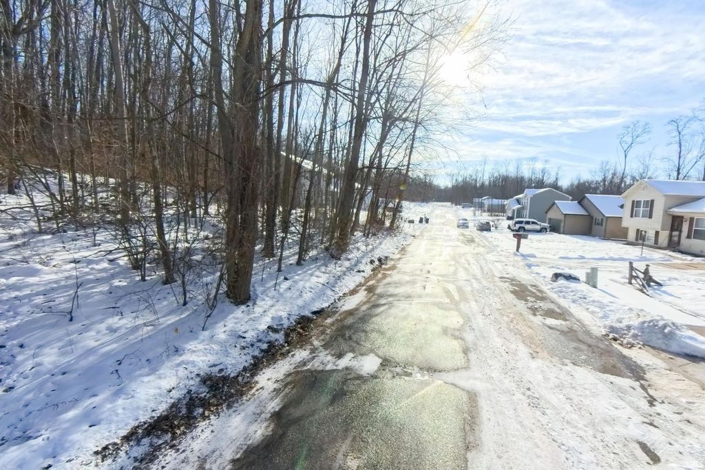 Photo of 2608 S Carlisle Street, South Bend, IN 46614 (MLS # 202549351)