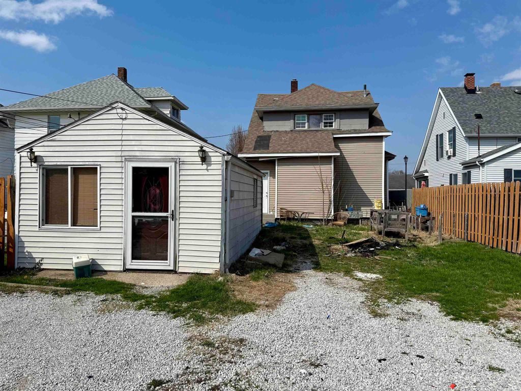 Photo of 2512 Mishawaka Avenue, South Bend, IN 46615 (MLS # 202610829)