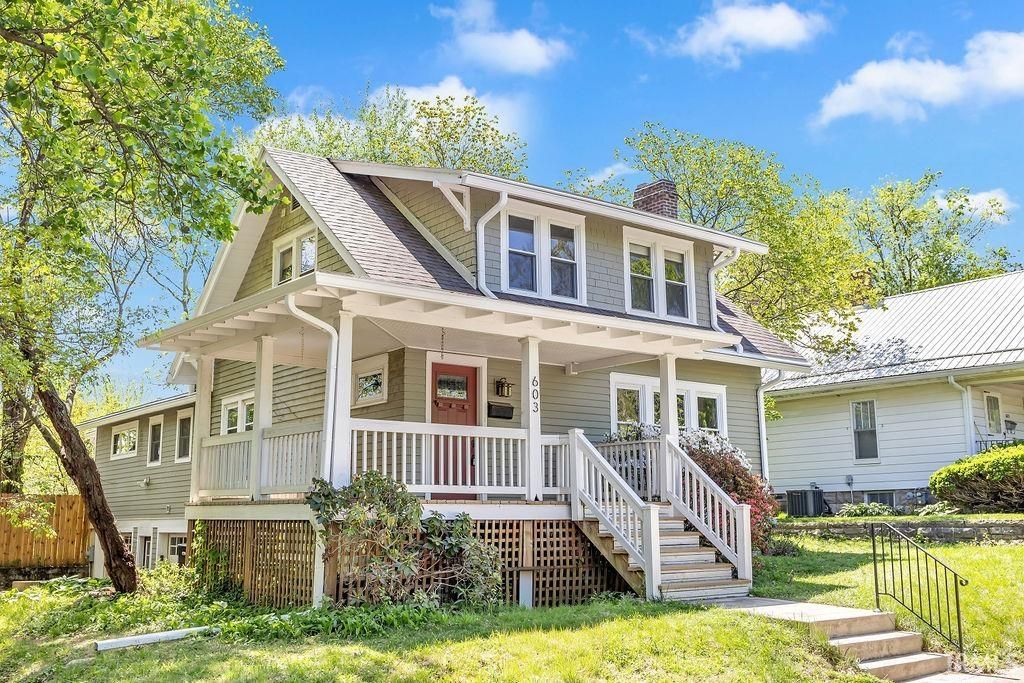 Photo of 603 W Wylie Street, Bloomington, IN 47403 (MLS # 202614969)