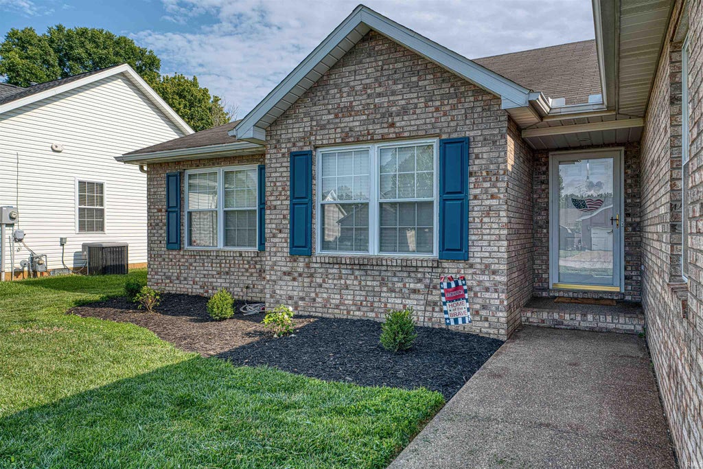 Photo of 728 Strawberry Hill Road, Evansville, IN 47711 (MLS # 202625346)