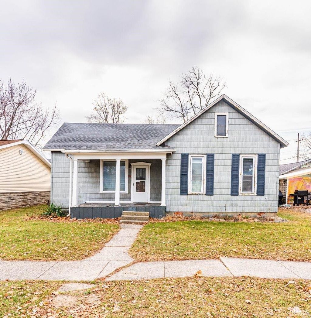 Photo of 331 W 15th Street, Auburn, IN 46706 (MLS # 202549638)
