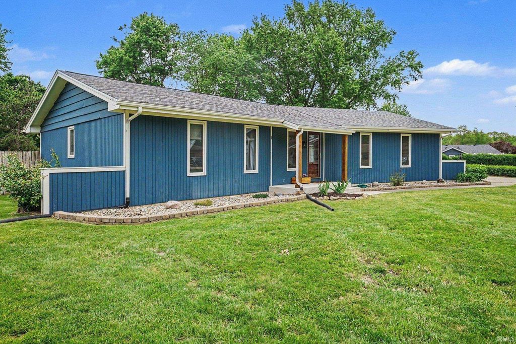 Photo of 12211 Saddlehorn Court, Granger, IN 46530 (MLS # 202619816)