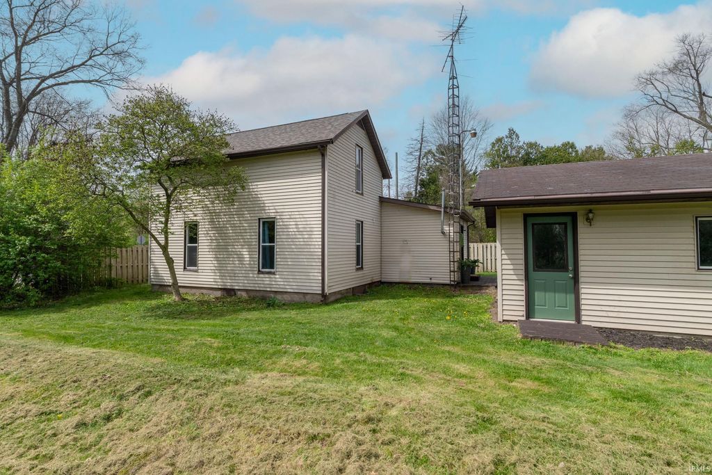 Photo of 10999 Douglas Road, Osceola, IN 46561 (MLS # 202614097)